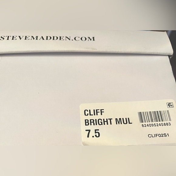 Like new Steve Madden sneakers - Picture 6 of 6